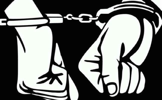 गुमला : पीएलएफआइ का एरिया कमांडर व सदस्य गिरफ्तार