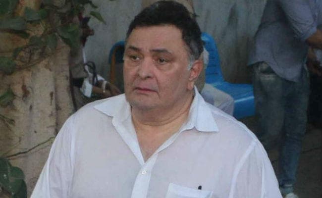 PHOTOS: RK स्‍टूडियो में आग लगने से आहत हुए ऋषि कपूर, कहा- यादें जलाकर राख कर दीं...