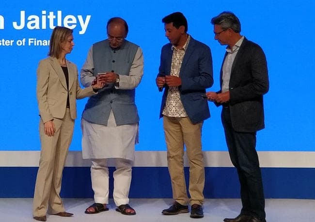 गूगल ने लांच किया मोबाइल पेमेंट एप - तेज, जाने कैसे करेगा काम