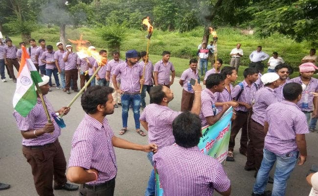BENGAL : टेक सपोर्ट के नाम पर करते थे धोखाधड़ी, 27 गिरफ्तार