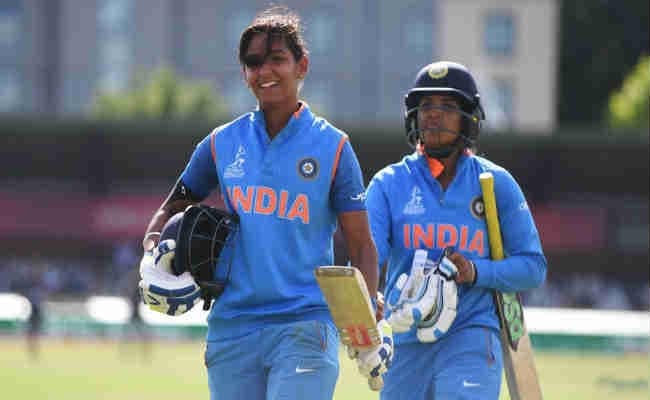 पिच पर गेंदबाजों को डराने वाली हरमनप्रीत जब रैंप पर घबरायी