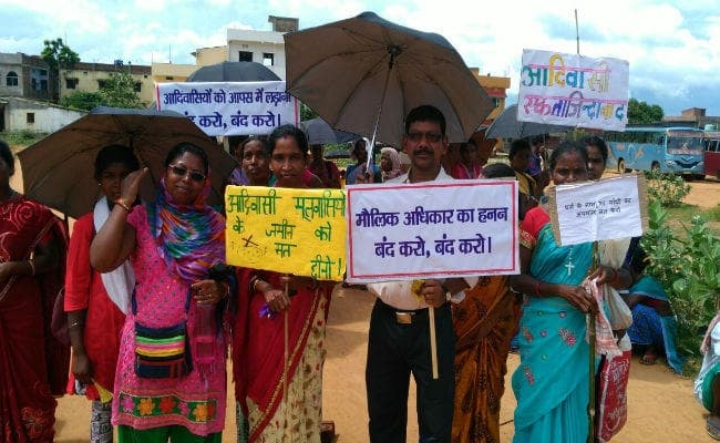 गाेड्डा में भूमि अधिग्रहण के विरोध में निकाला जुलूस