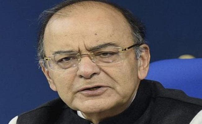 वित्त मंत्री अरुण जेटली ने अर्थव्यवस्था की स्थिति की समीक्षा की