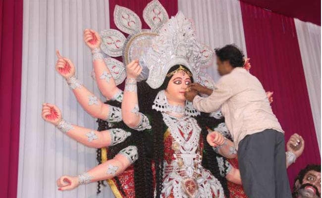 दुर्गापूजा : कल से शक्तिपीठों में शुरू होगी देवी की आराधना, जानिए कब खुलेगा मां का पट