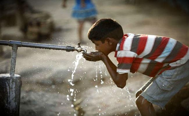 सावधान : सप्लाई का पानी पीने वाले पीते हैं प्रतिदिन 4000 माइक्रो प्लास्टिक के कण !
