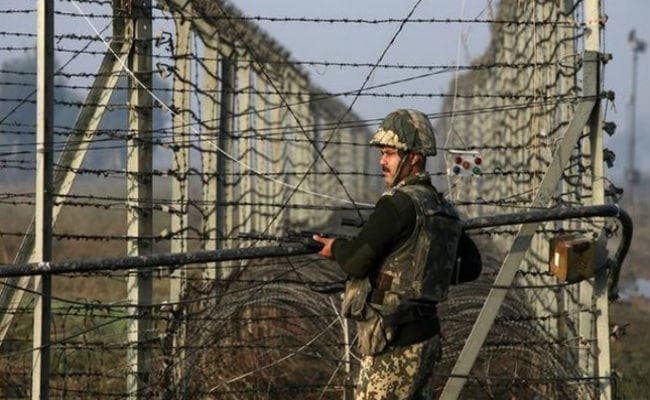 जम्मू-कश्मीर : केरन सेक्टर में पाकिस्तान ने तोड़ा सीजफायर, एक जवान शहीद