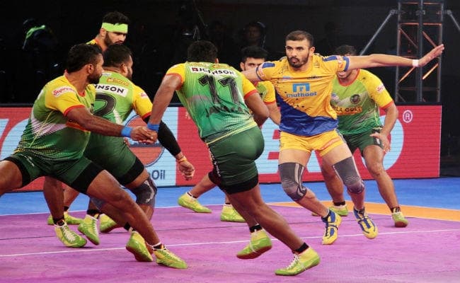 pro kabaddi league 2017 : तमिल को 41-39 से हराकर पटना पाइरेट्स टॉप पर पहुंचा