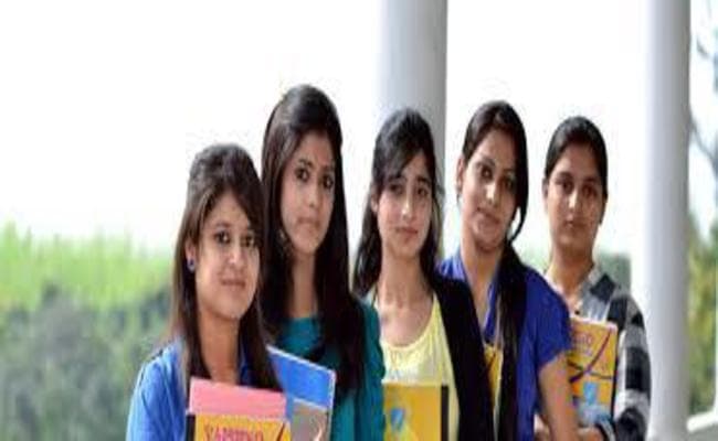 10वीं, 12वीं पास के लिए बंपर वेकेंसी, परीक्षाओं से अपडेट रहने के लिए क्लिक करें