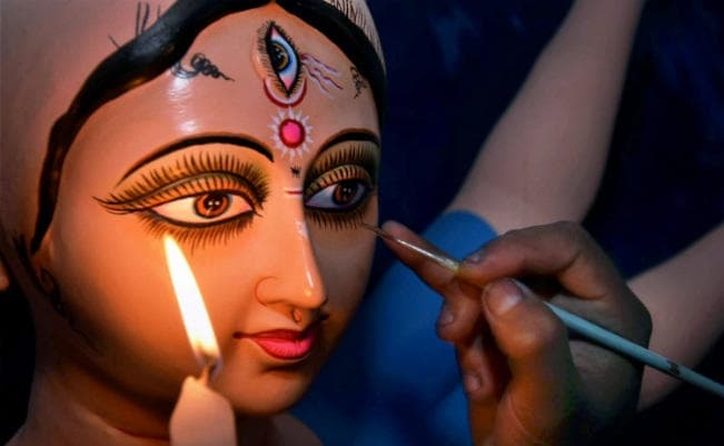 मुहर्रम वाले दिन भी दुर्गा प्रतिमाओं का विसर्जन हो सकता है : कलकत्ता हाइकोर्ट मुहर्रम वाले दिन भी दुर्गा प्रतिमाओं का विसर्जन हो सकता है : कलकत्ता हाइकोर्ट