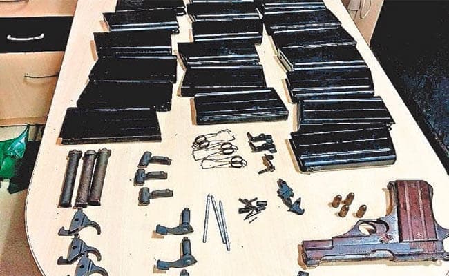 इच्छापुर राइफल फैक्टरी का जूनियर वर्क्स मैनेजर गिरफ्तार