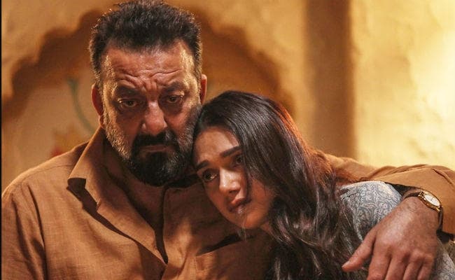 फिल्म रिव्यू ''भूमि'': कमज़ोर कहानी सशक्त संजय दत्त