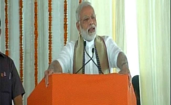 यूपी चुनाव जीतने के बाद पहली बार वाराणसी पहुंचे मोदी ने शहर को दिये कई तोहफे, विपक्ष पर दागे तीर