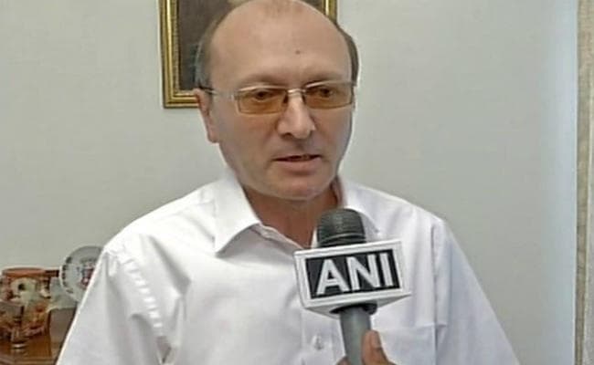 ... जब सेल्फी लेने के क्रम में चोर ने झपट ली यूक्रेन के राजदूत की मोबाइल, पुलिस परेशान