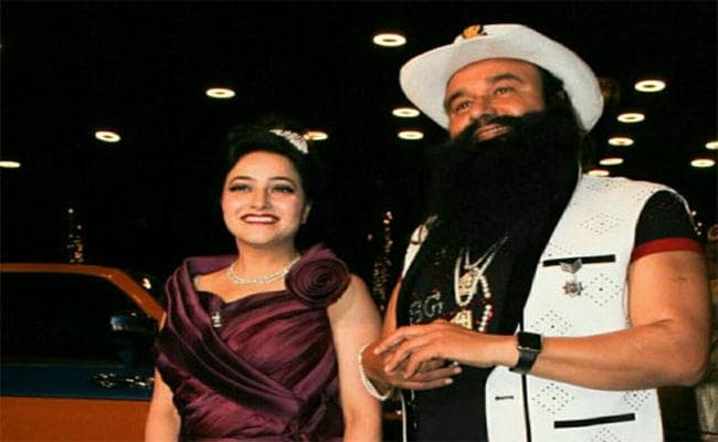 LOVE CHARGER हनीप्रीत के पति के सामने ही गुरमीत राम रहीम करता था गलत काम!