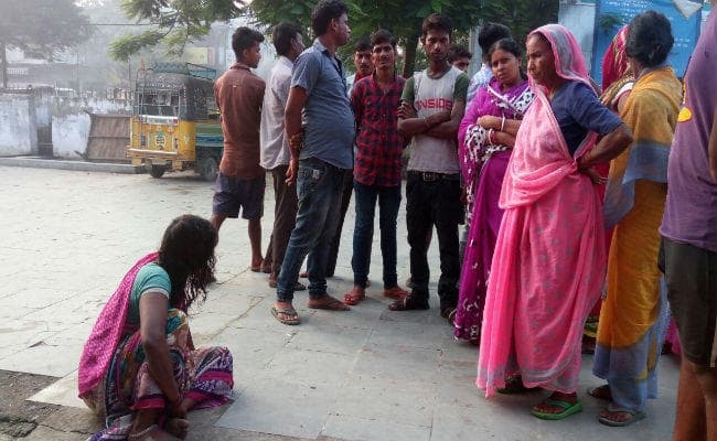 सीवान: शौच करने गयी युवती के साथ मनचले ने की छेड़खानी, विरोध करने पर चाकू से गोदा, मौत