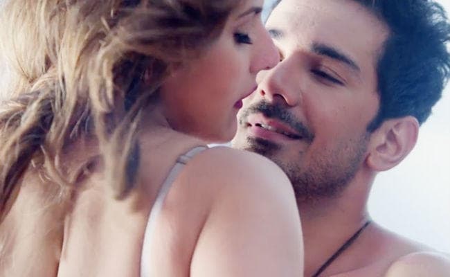 VIDEO ...जब अक्सर-2 में ब्वॉयफ्रेंड के किसिंग सीन से रूबीना हुई खफा