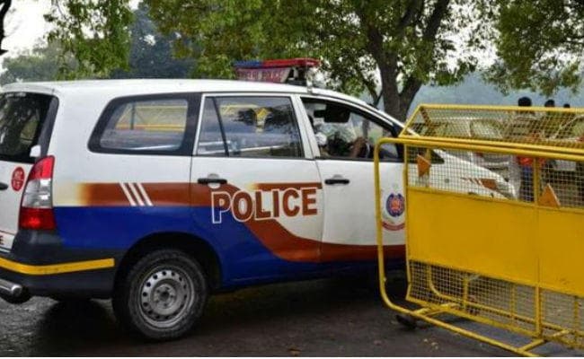 लातेहार : नाबालिगों को पुलिस ने मारा चाटा, पीसीआर में बिठा थाने ले जाकर किया प्रताडि़त