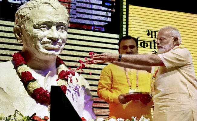 भाजपा कार्यकारिणी में मोदी ने दिया 2019 का मंत्र : सत्ता को मानें साधन, हर गांव पहुंचें कार्यकर्ता