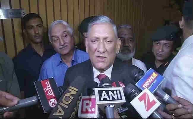 सीमा पार जुटे हैं आतंकी, इधर आये तो ढाई फुट जमीन में गाड़ देंगे : सेना प्रमुख