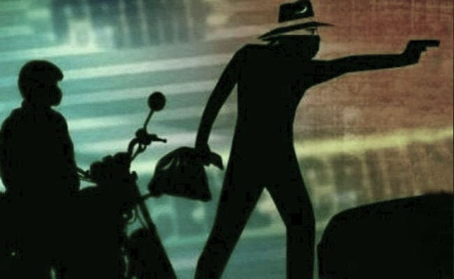 बिहार : बेगूसराय में बैंककर्मियों को बंधक बना लूटे 20 लाख रुपये, बैंक से ले जा रहे थे रुपये