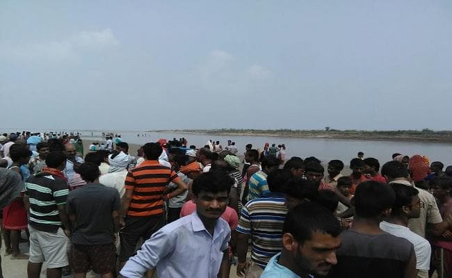 VIDEO : एक दूसरे को बचाने के क्रम में गंगा नदी में डूबे 6 युवक, सभी की मौत