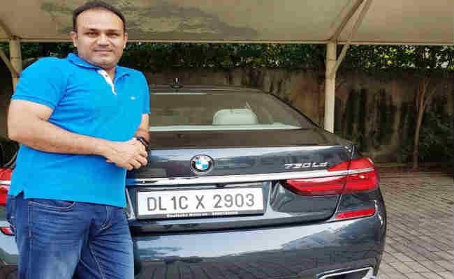 सचिन ने सहवाग को गिफ्ट में दी BMW, फैन्स बोले, लोग भूखों मर रहे और यहां...