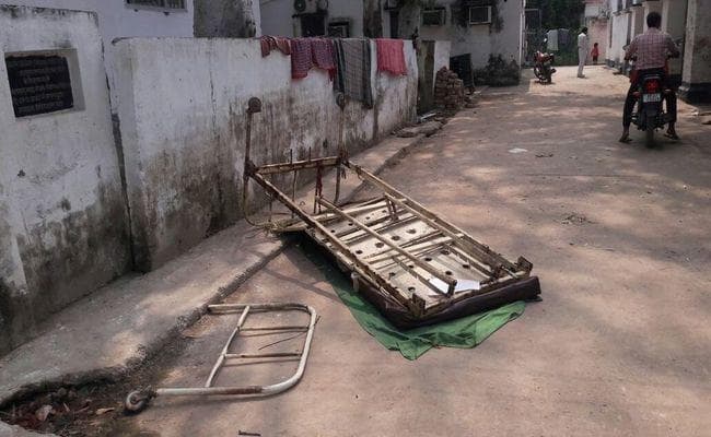 बिहार : नवादा में भीषण सड़क हादसा, 3 बाइक सवारों की मौत, सदर अस्पताल में तोड़फोड़