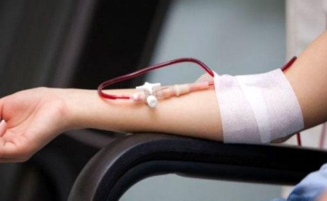 Jharkhand : धनबाद में नवरात्र कर रही महिला ने रक्तदान कर मुस्लिम बच्चे को दिया जीवनदान