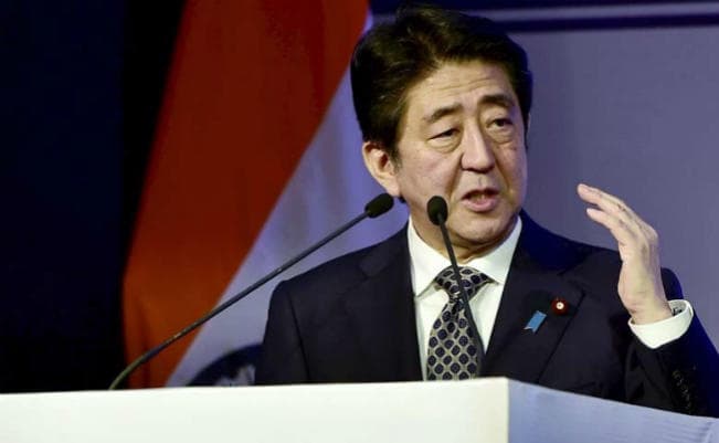 जापान के पूर्व पीएम शिंजो आबे को भरी सभा में मारी गयी गोली, हालत नाजुक, VIDEO आया सामने