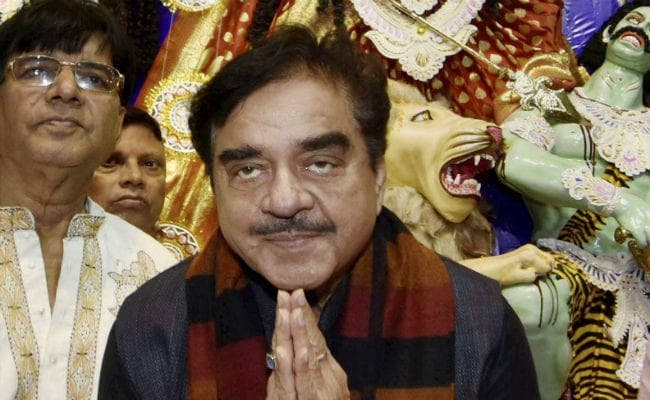 यशवंत का शत्रुघ्न ने एक बार फिर किया समर्थन, कहा - पीएम मोदी सामने आएं और सवालों के जवाब दें