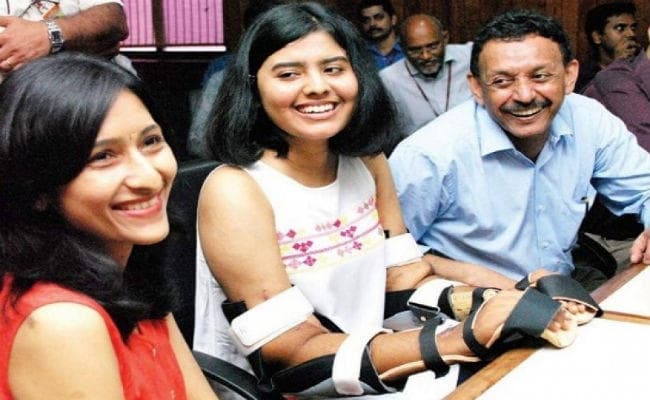 Rare Surgery : सचिन के हाथ अब आयेंगे श्रेया के काम