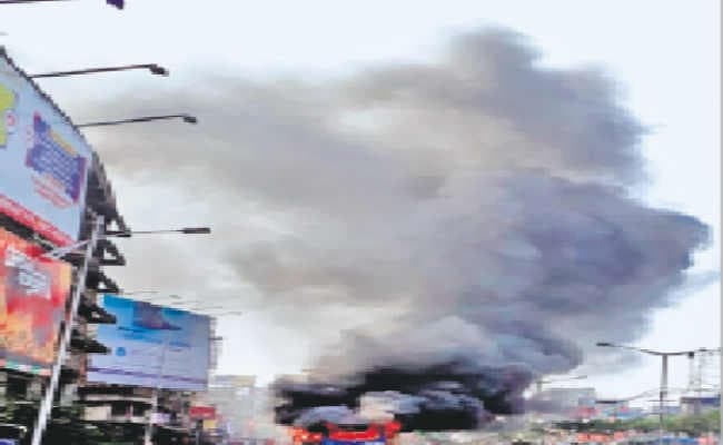 यात्रियों से  भरी एक सरकारी एसी बस में आग, जलकर खाक