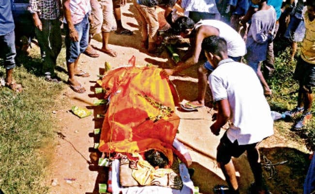 करमा मिलन समाराेह मेें किया देसी शराब का सेवन, जहरीली शराब से छह की मौत, 3 अस्पताल में, सीआइडी ने बनायी SIT