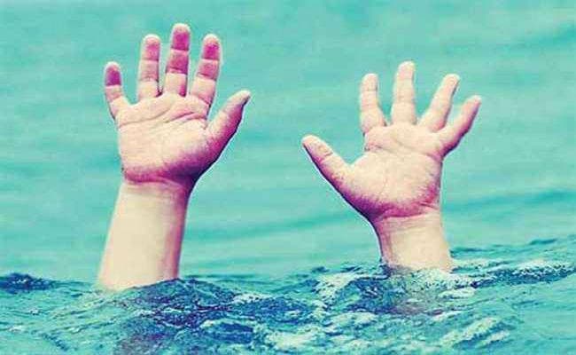 डूबने से मां-बेटी समेत 8 की चली गयी जान