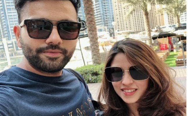 दो सप्ताह तक तेज गर्मी में खेलने के बाद रोहित शर्मा पहुंचे यहां और...