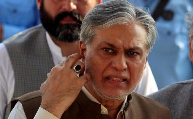 पाकिस्तान के पूर्व वित्त मंत्री इशाक डार के बैंक खाते होंगे जब्त, संपत्तियों की होगी नीलामी