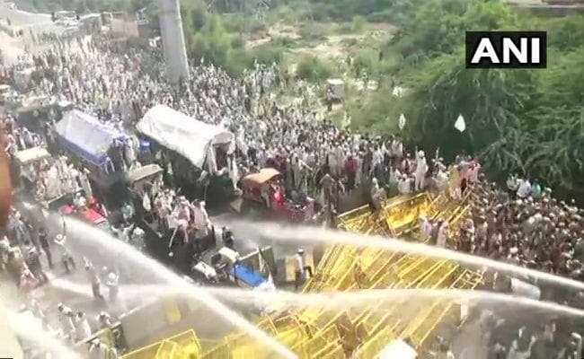 तेजस्वी ने किसान आंदोलन का किया समर्थन, कहा- मोदी सरकार ने किसानों की पीठ में छुरा घोंपा है