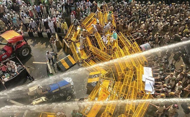 किसानों पर पुलिस कार्रवाई की विपक्ष ने की आलोचना, कांग्रेस ने कहा ‘बादशाह'' सत्ता के नशे में