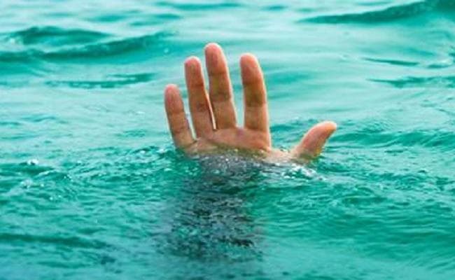 बिहार : हाजीपुर में घाघरा नदी में नहाने के दौरान डूबने से दो छात्र की मौत