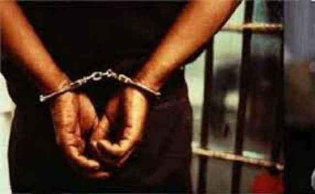 डकैती की साजिश पर फिरा पानी, गिरफ्तार : तीन अपराधियों को पुलिस ने दबोचा