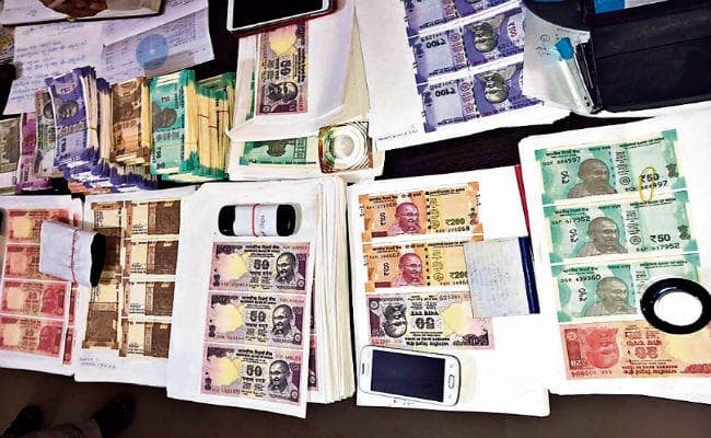 सीवान : 4.55 लाख के जाली नोटों के साथ चार धंधेबाज गिरफ्तार