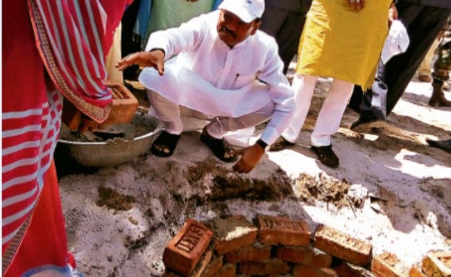 2022 तक नया भारत, नया झारखंड बनाने का लें संकल्प : रघुवर दास