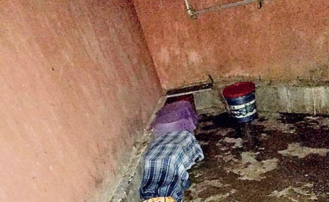 रांची : शुद्ध पानी नहीं मिलने व गंदे शौचालय की वजह से 82 छात्राएं हो गयीं बीमार