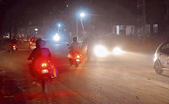 रांची : पक्का सर्विस रोड नहीं बना, तो फ्लाइओवर बनने तक कांटाटोली के सैकड़ों लोग बीमार हो जायेंगे