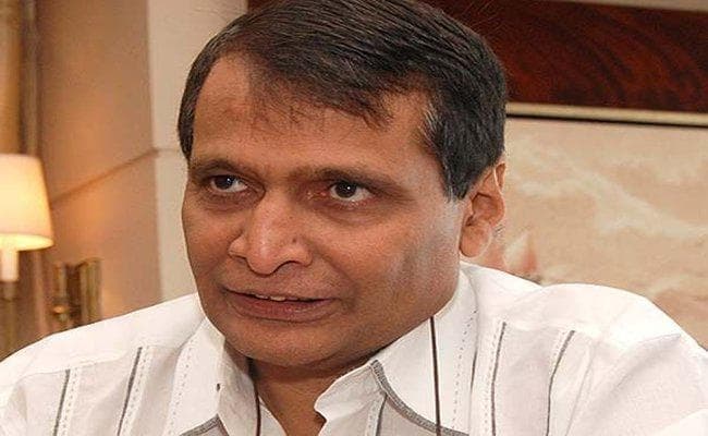 रुपये में गिरावट और बढ़ते व्यापार घाटे पर गुरुवार को मंत्रालयों के साथ बैठक करेंगे सुरेश प्रभु