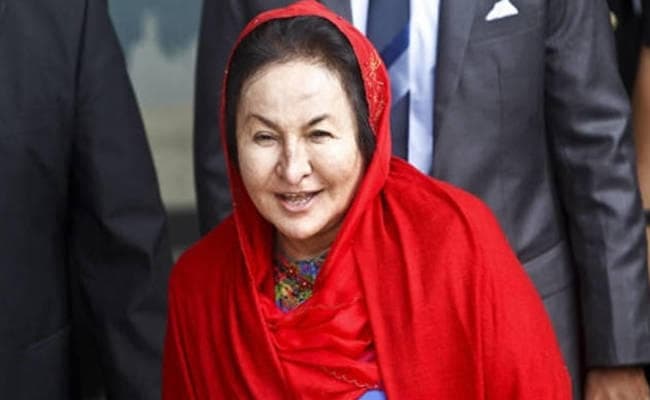 अरबों डॉलर का घोटाला : मलयेशिया के पूर्व प्रधानमंत्री नजीब की पत्नी गिरफ्तार