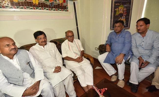 लोकसभा चुनाव से पहले राजग छोड़ सकते हैं नीतीश कुमार : दिग्विजय सिंह