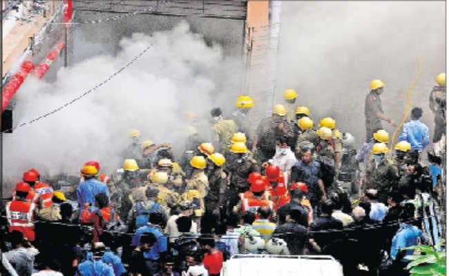 हेरिटेज बिल्डिंग के बेसमेंट स्थित फार्मेसी विभाग में लगी आग, अफरा-तफरी के बीच रोगियों को सुरक्षित निकाला गया बाहर