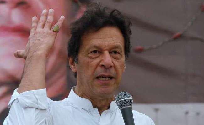 इमरान ने कहा - पाकिस्तान में मदरसों को आतंकवाद से जोड़ना अनुचित
