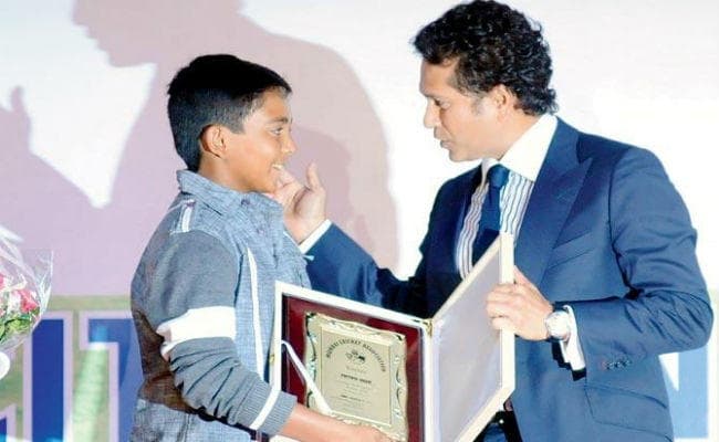 पृथ्वी ने सचिन को भी छोड़ दिया पीछे, फैन्स बोले मिल गया दूसरा ”मास्टर ब्लास्टर”